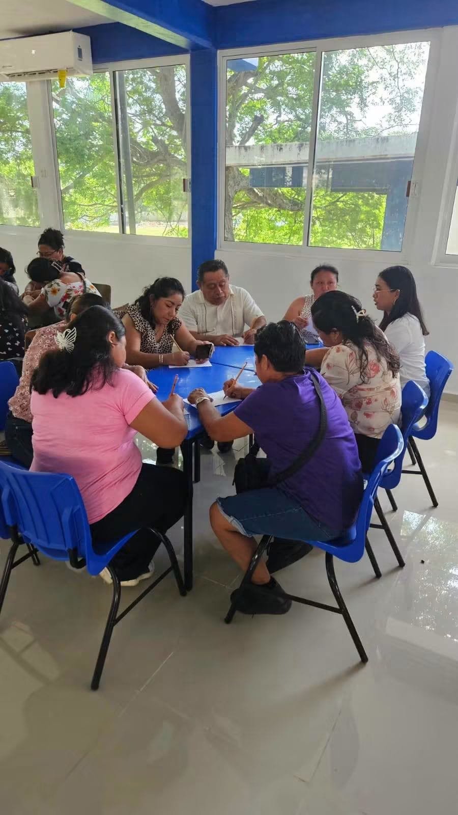 Estudiantes trabajando